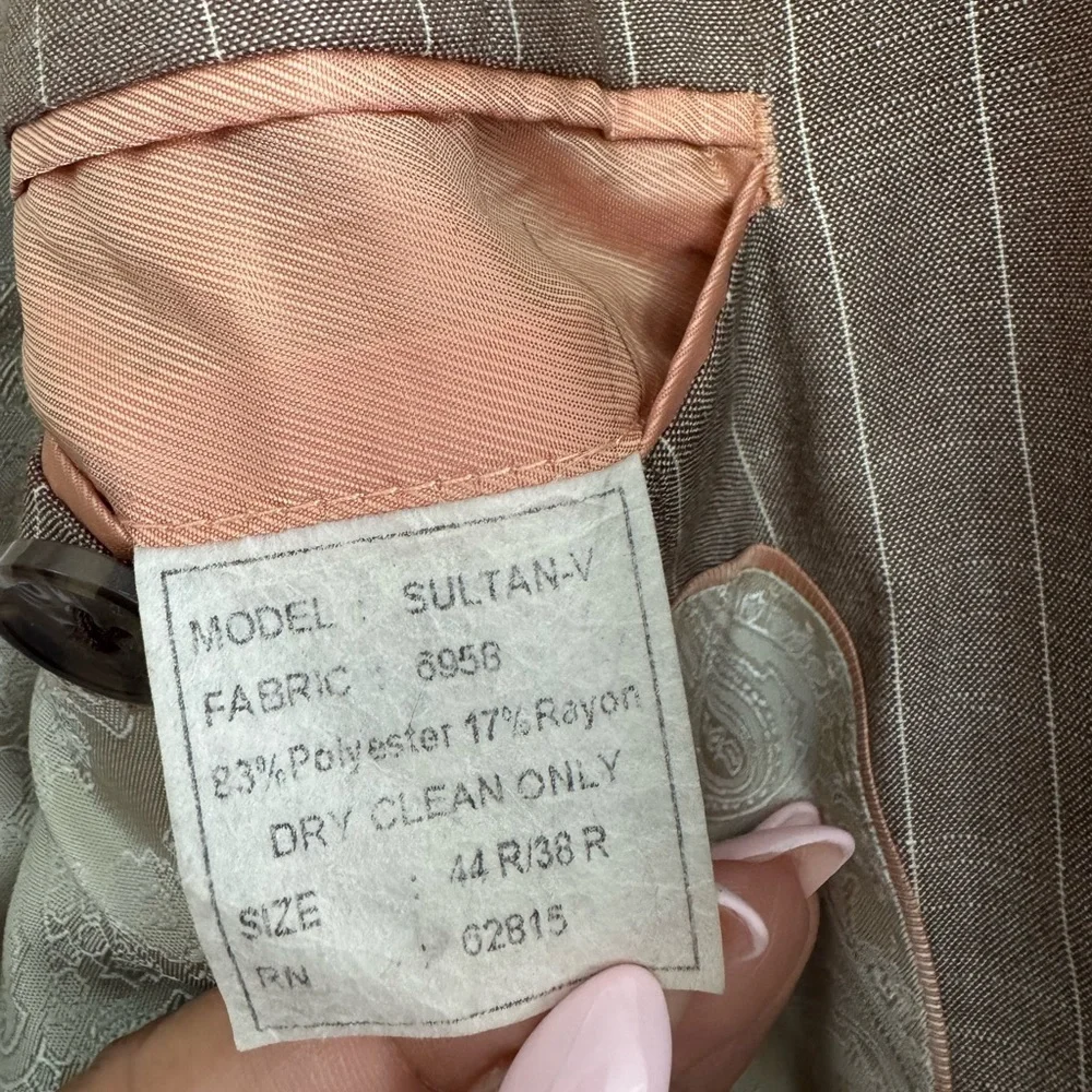STEVE HARVEY CELEBRITY EDITION TAN STRIPED 3PC SUIT SIZE 44R/38R